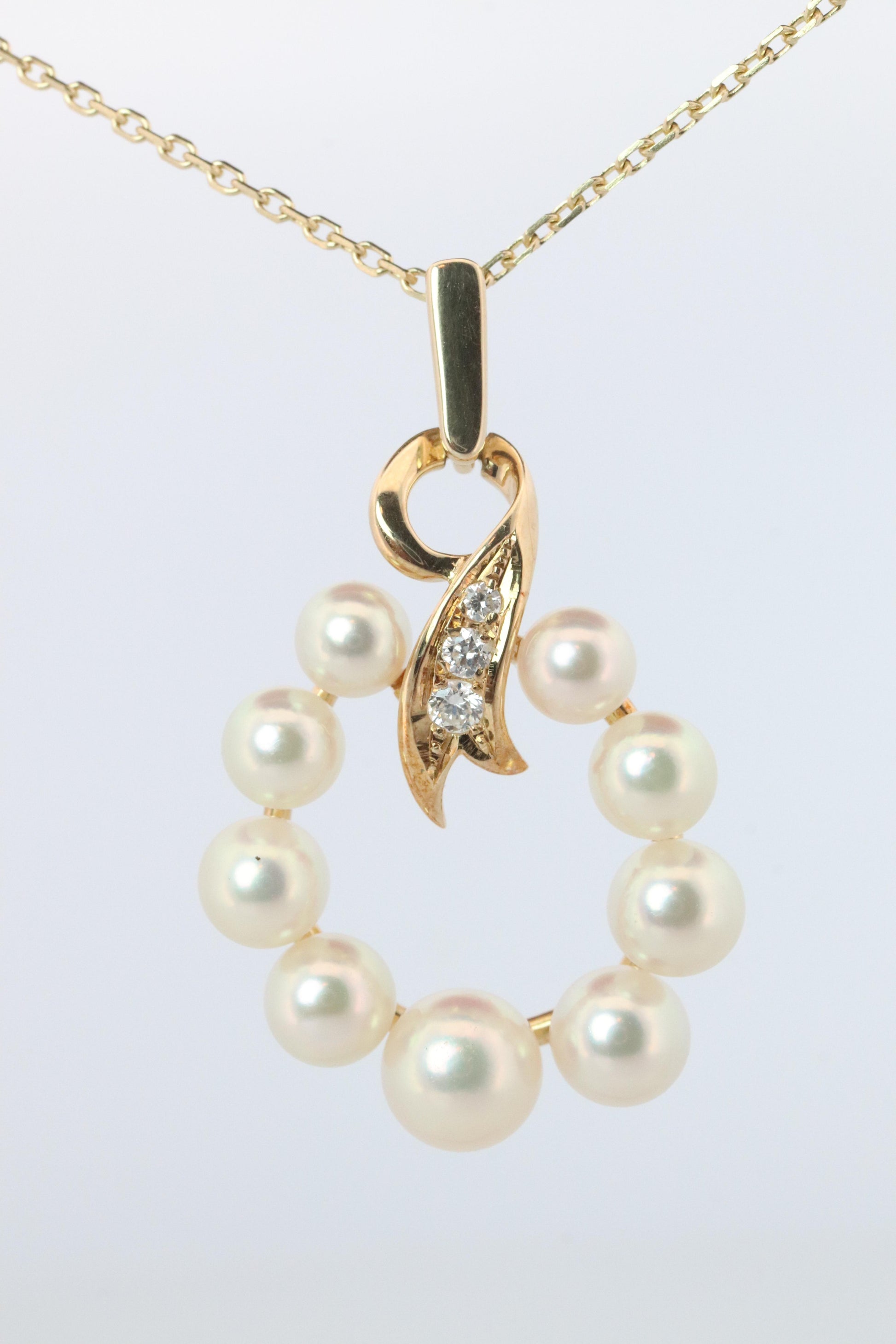 Mikimoto Pendant. Vintage 14k Yellow Gold Mikimoto Pearl Diamond Necklace wreath