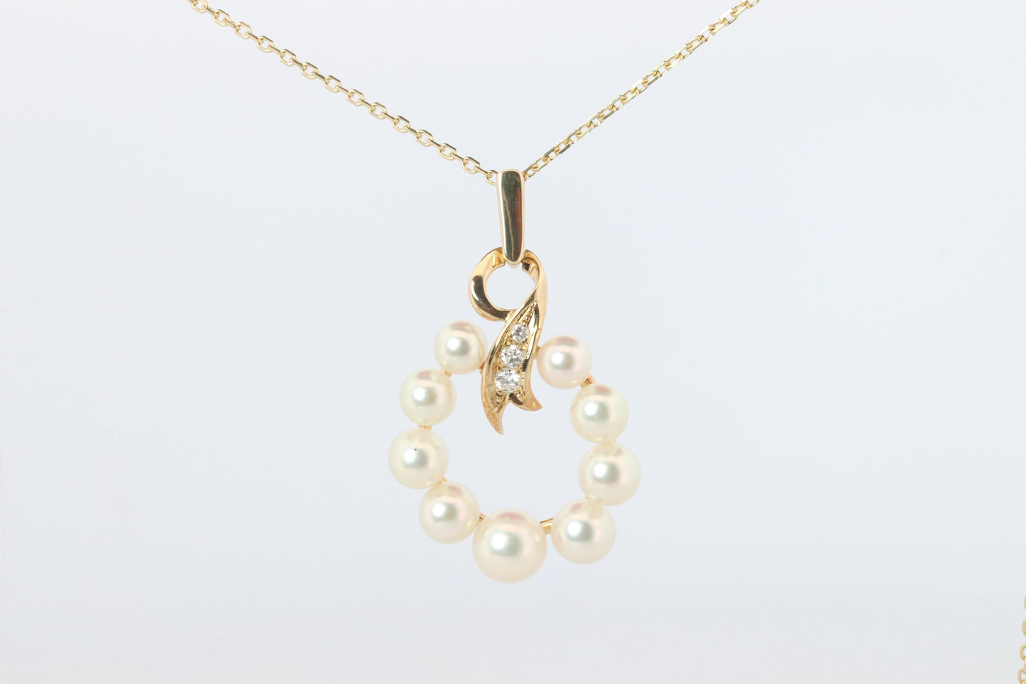 Mikimoto Pendant. Vintage 14k Yellow Gold Mikimoto Pearl Diamond Necklace wreath
