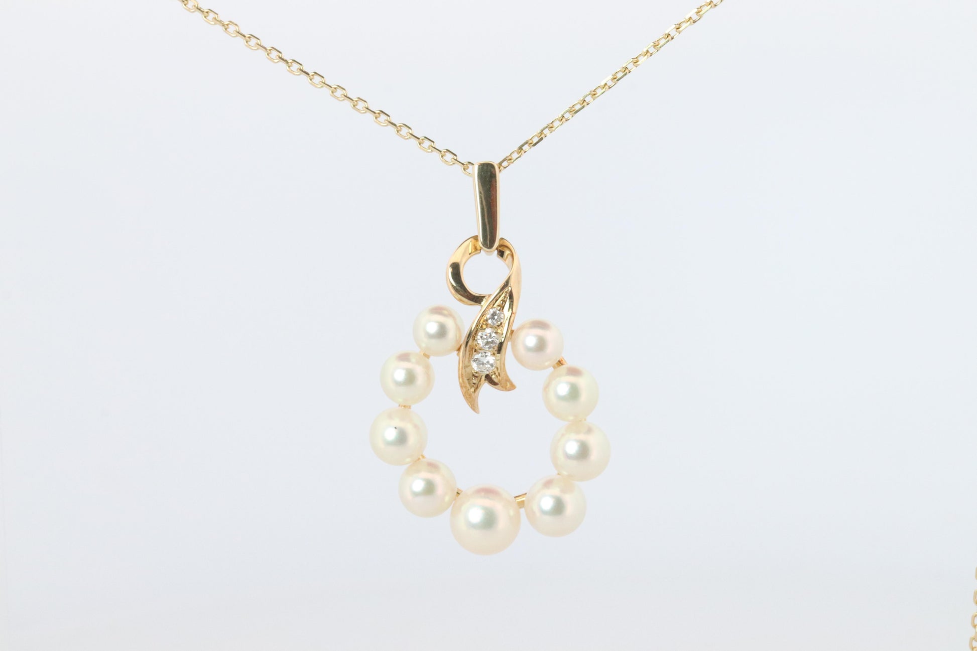 Mikimoto Pendant. Vintage 14k Yellow Gold Mikimoto Pearl Diamond Necklace wreath