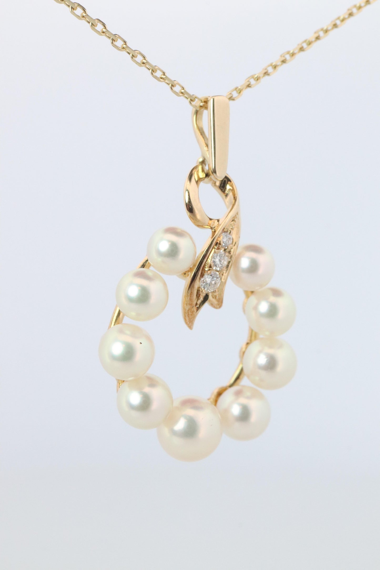 Mikimoto Pendant. Vintage 14k Yellow Gold Mikimoto Pearl Diamond Necklace wreath