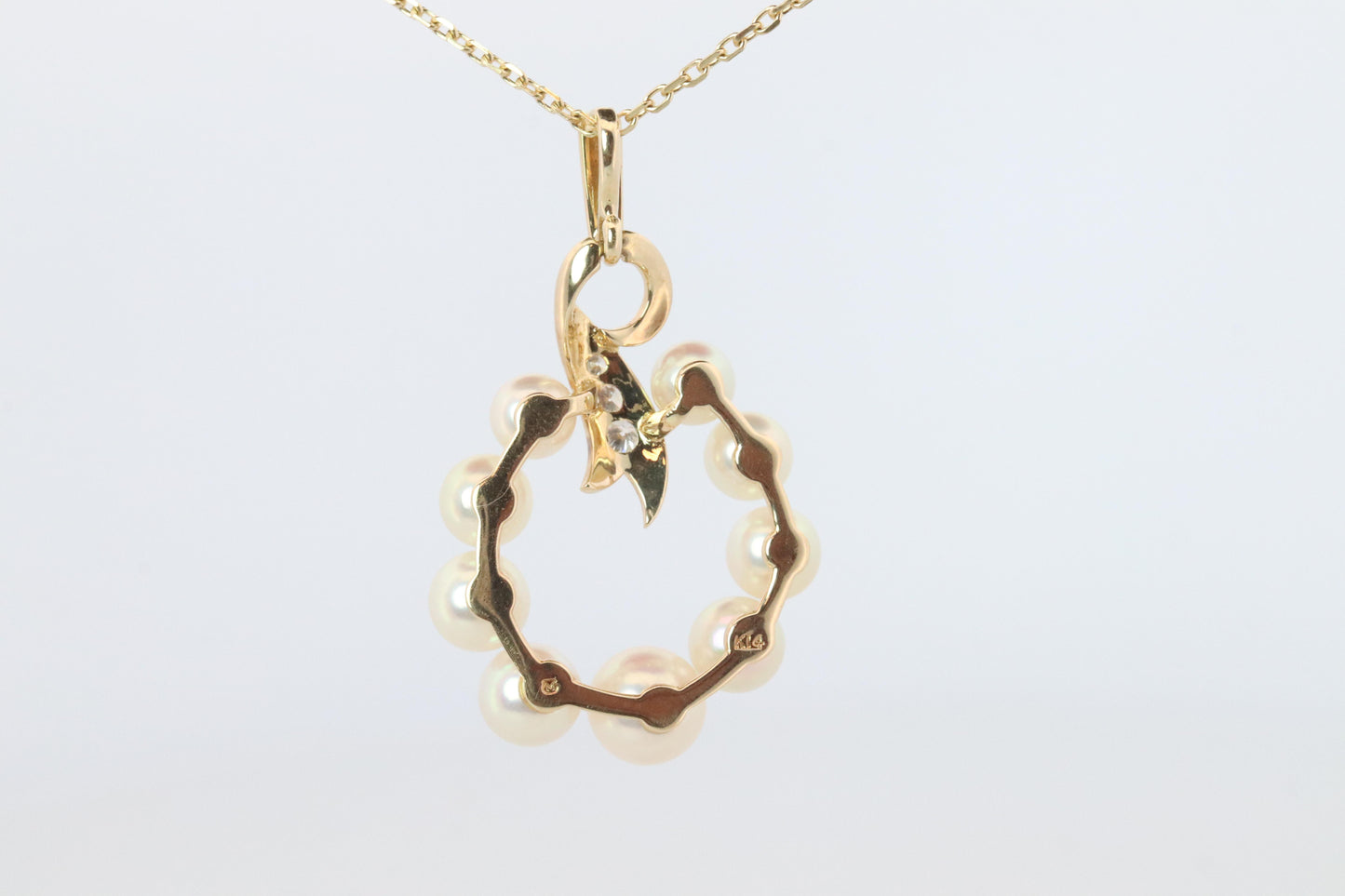 Mikimoto Pendant. Vintage 14k Yellow Gold Mikimoto Pearl Diamond Necklace wreath