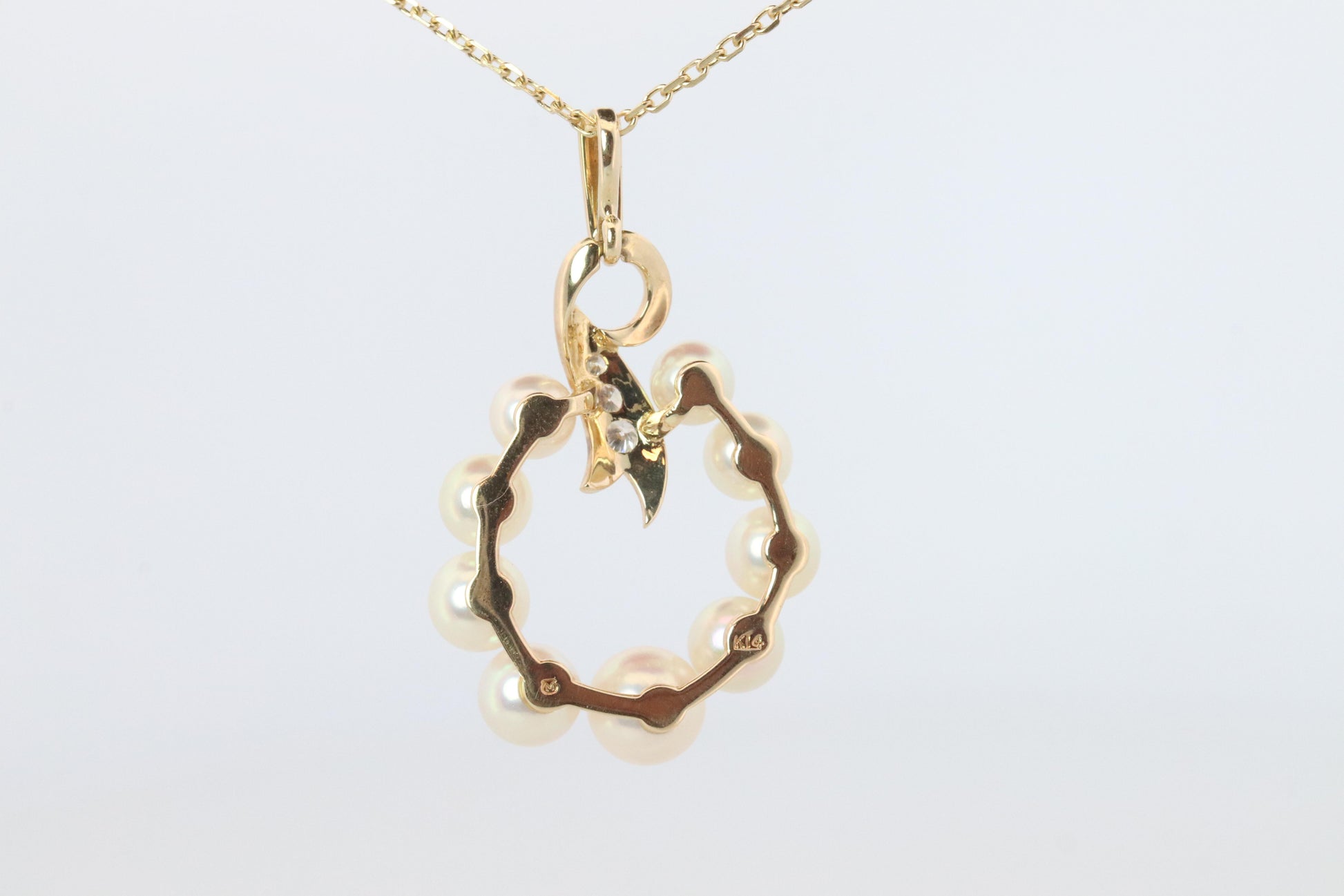 Mikimoto Pendant. Vintage 14k Yellow Gold Mikimoto Pearl Diamond Necklace wreath