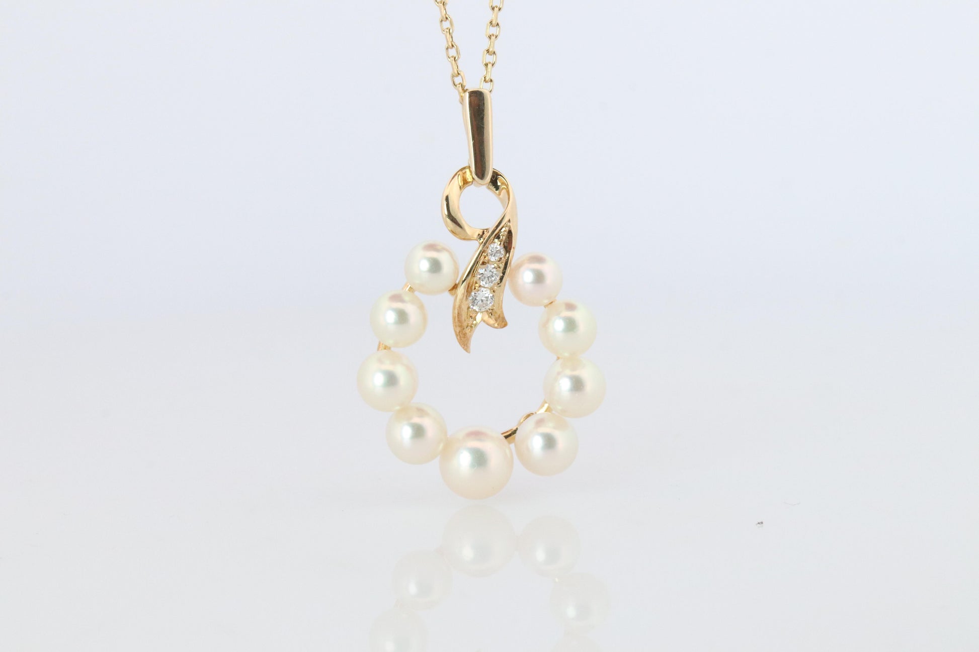 Mikimoto Pendant. Vintage 14k Yellow Gold Mikimoto Pearl Diamond Necklace wreath