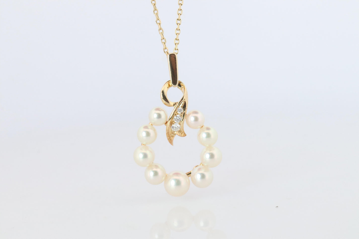 Mikimoto Pendant. Vintage 14k Yellow Gold Mikimoto Pearl Diamond Necklace wreath