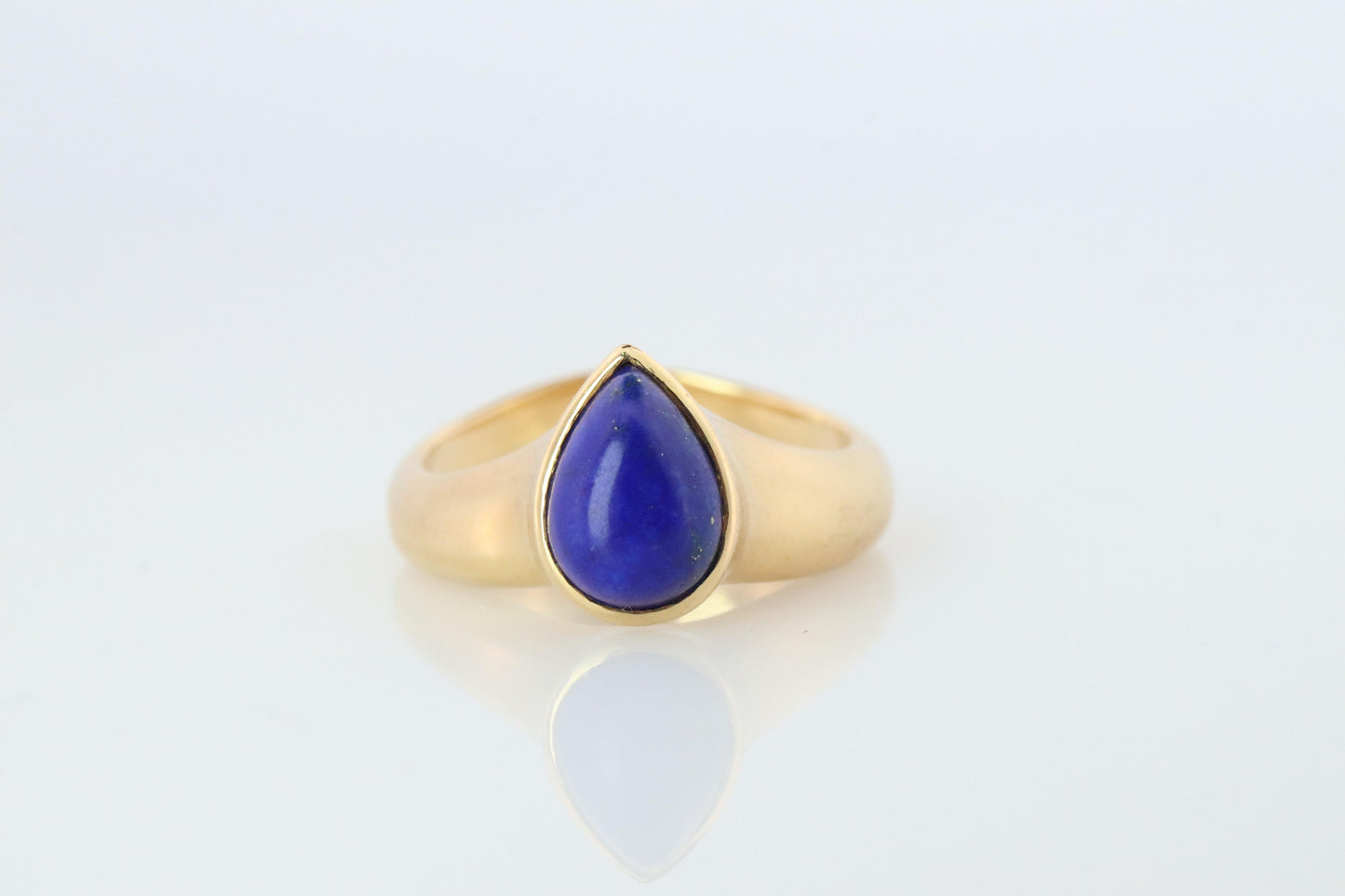 Vintage Van Cleef Arpels Ring. Genuine VCA Lapis Lazuli 18k YG Ring.