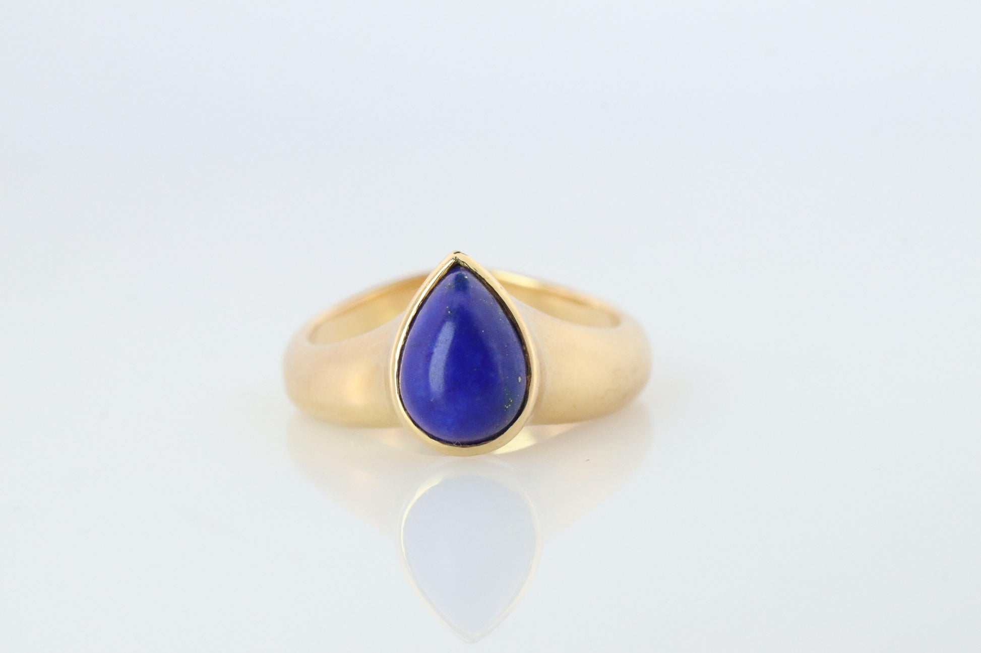 Vintage Van Cleef Arpels Ring. Genuine VCA Lapis Lazuli 18k YG Ring.