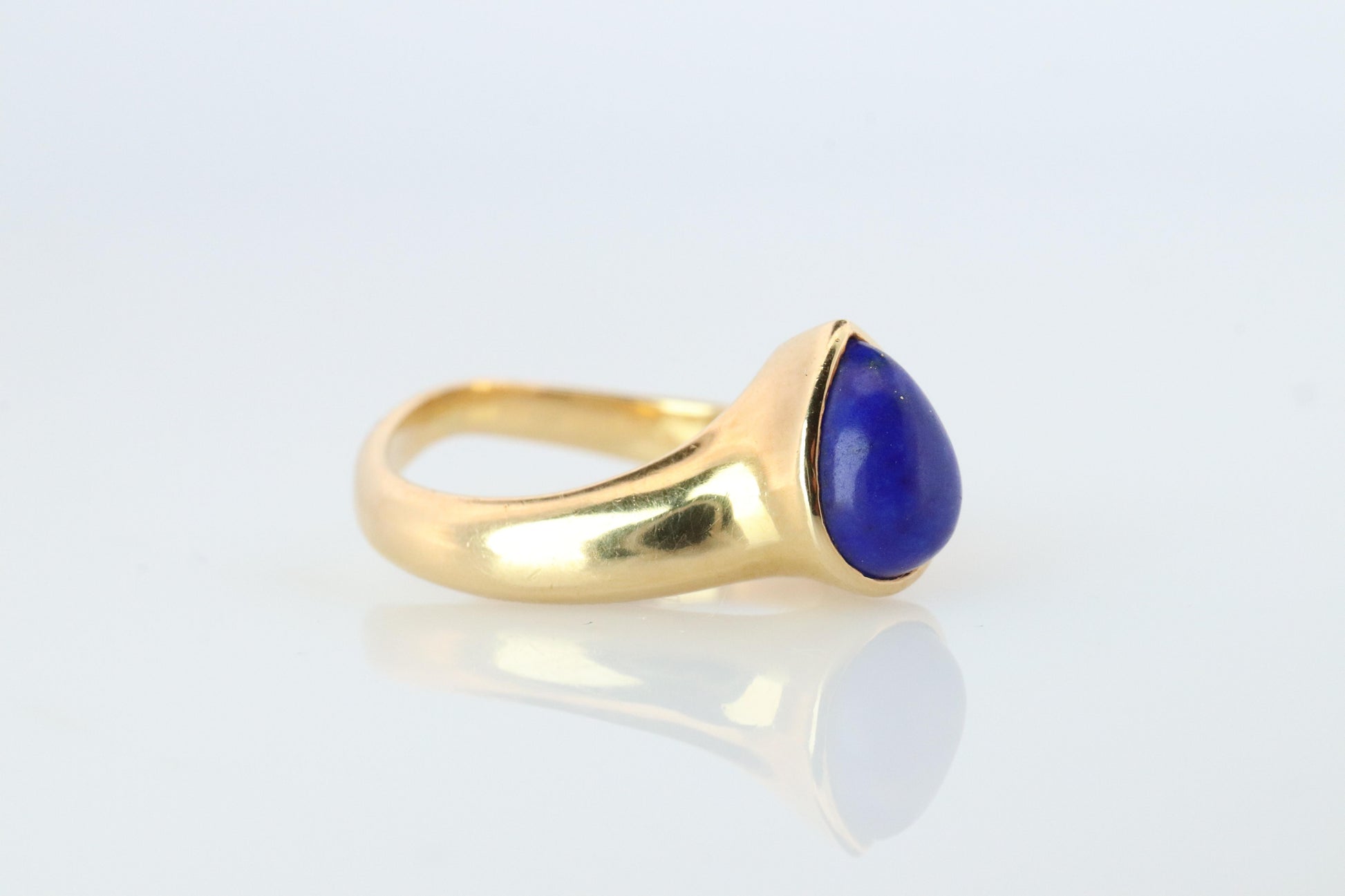 Vintage Van Cleef Arpels Ring. Genuine VCA Lapis Lazuli 18k YG Ring.