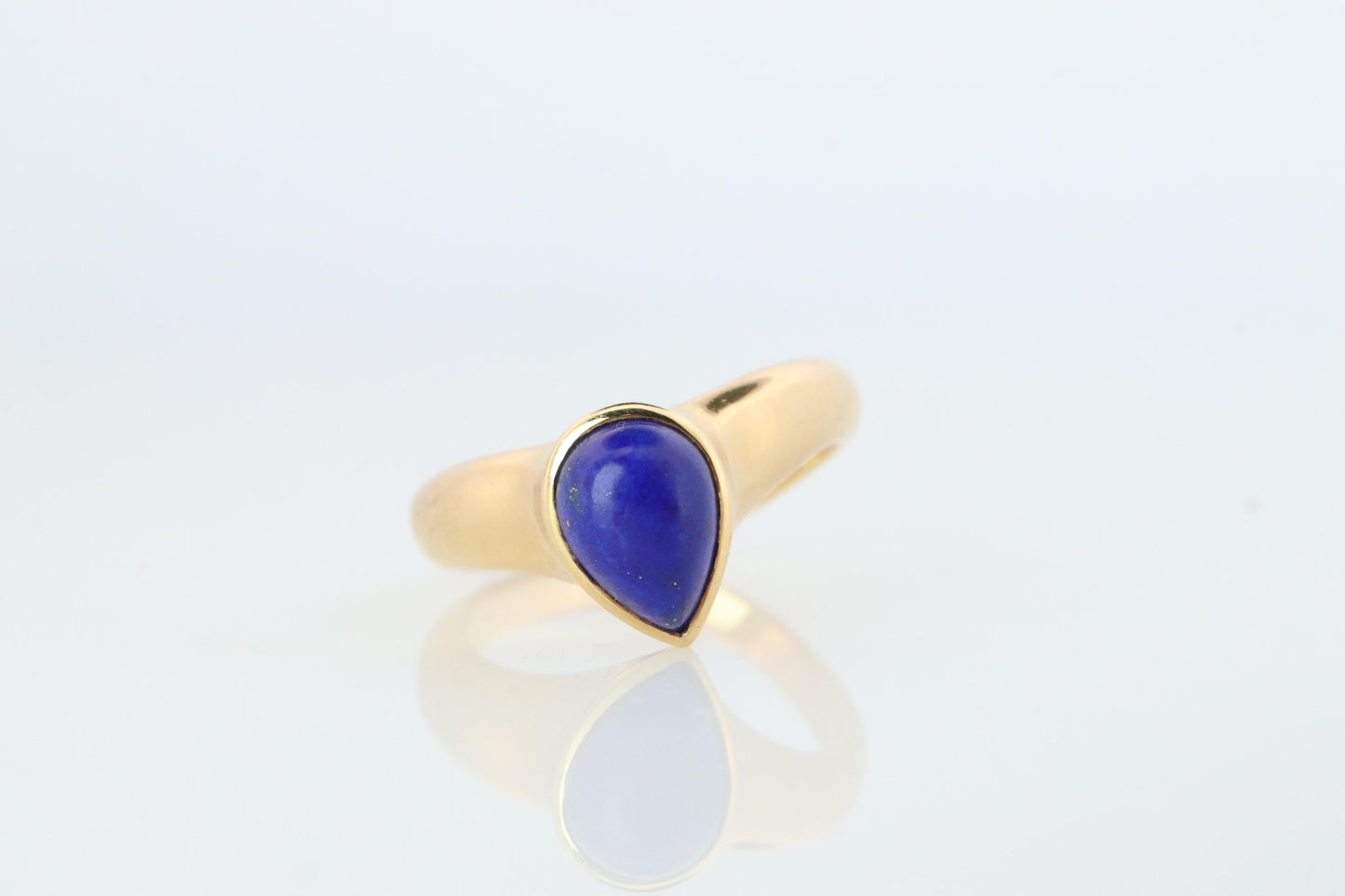 Vintage Van Cleef Arpels Ring. Genuine VCA Lapis Lazuli 18k YG Ring.