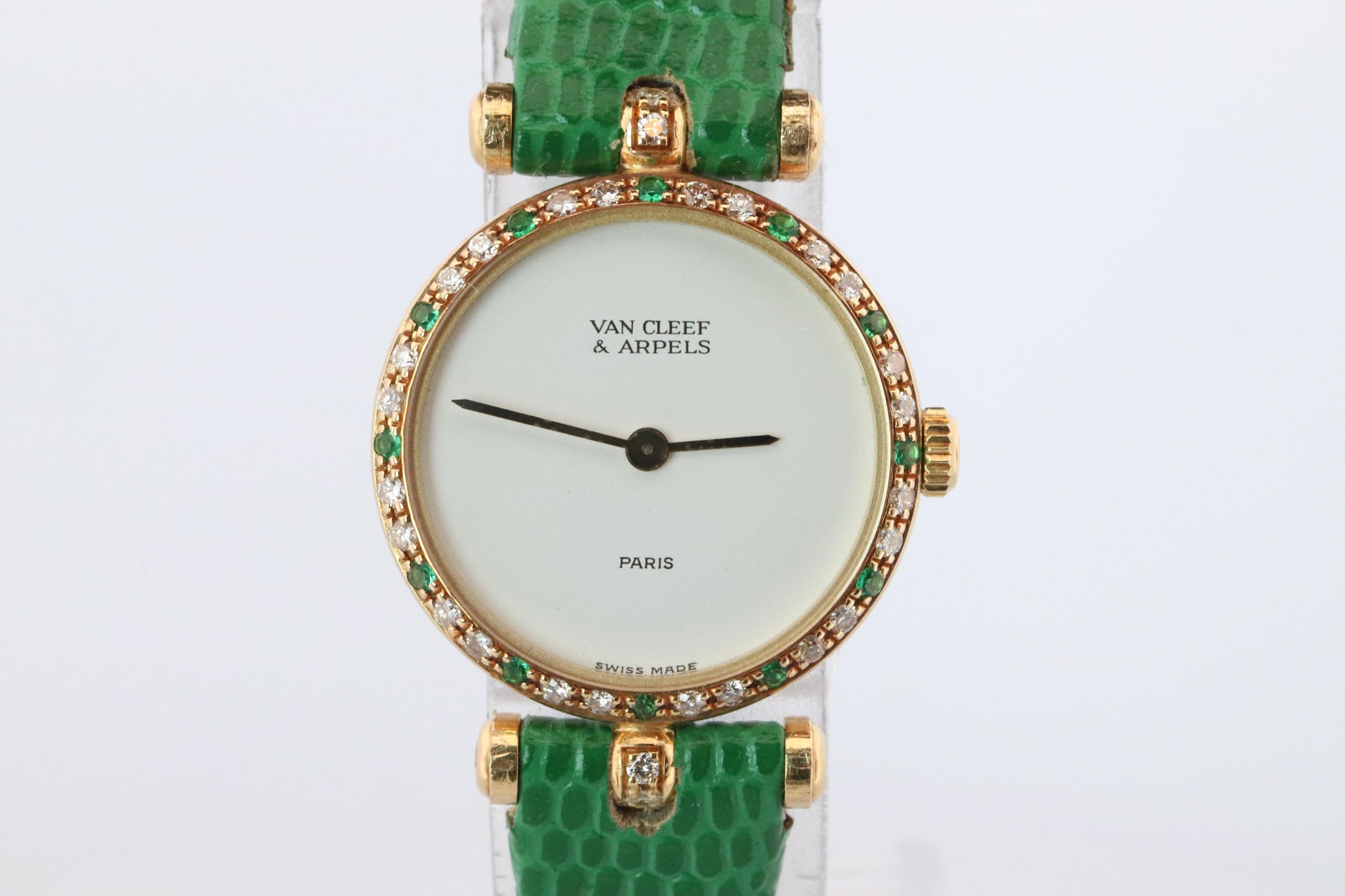 Van Cleef and Arpels 18901 B1 watch 18k Gold VCA Classique Emerald Diamond Bezel