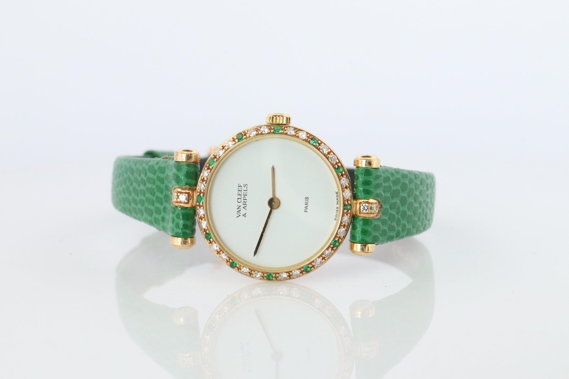 Van Cleef and Arpels 18901 B1 watch 18k Gold VCA Classique Emerald Diamond Bezel