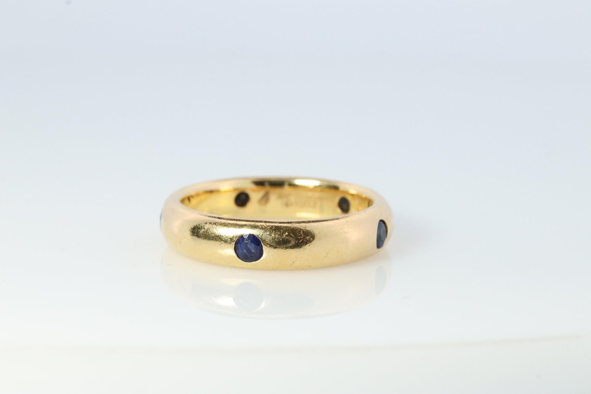 CARTIER 18k 750 Yellow Gold Ring. Cartier Sapphire Stella Bezel 4mm Band.