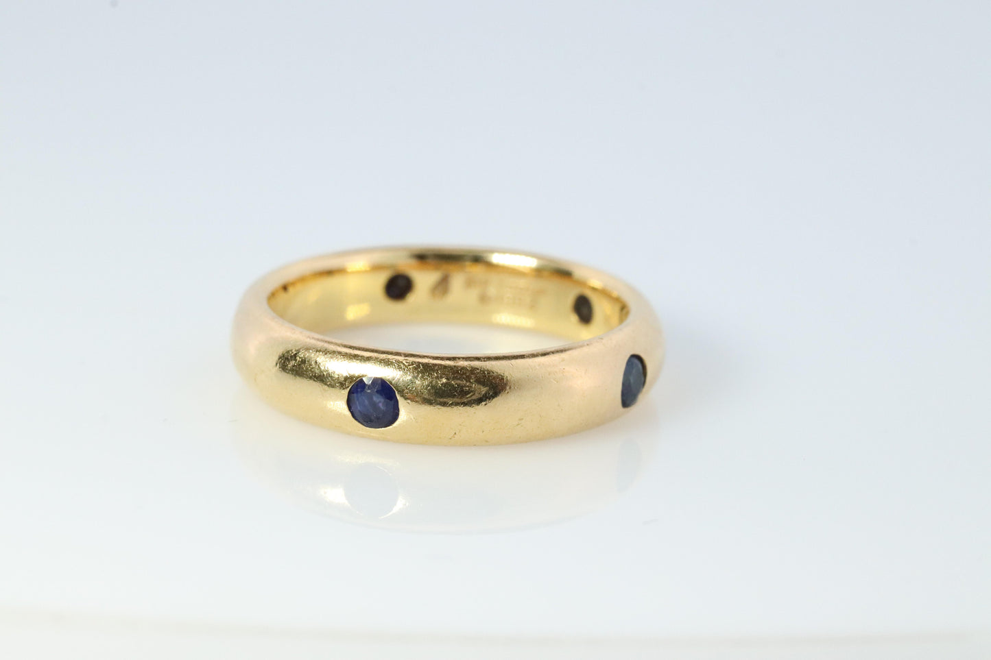 CARTIER 18k 750 Yellow Gold Ring. Cartier Sapphire Stella Bezel 4mm Band.