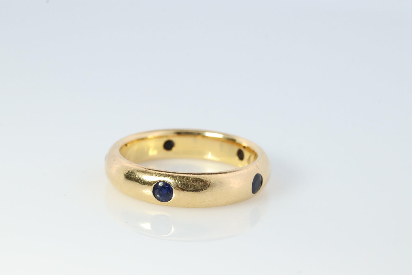 CARTIER 18k 750 Yellow Gold Ring. Cartier Sapphire Stella Bezel 4mm Band.