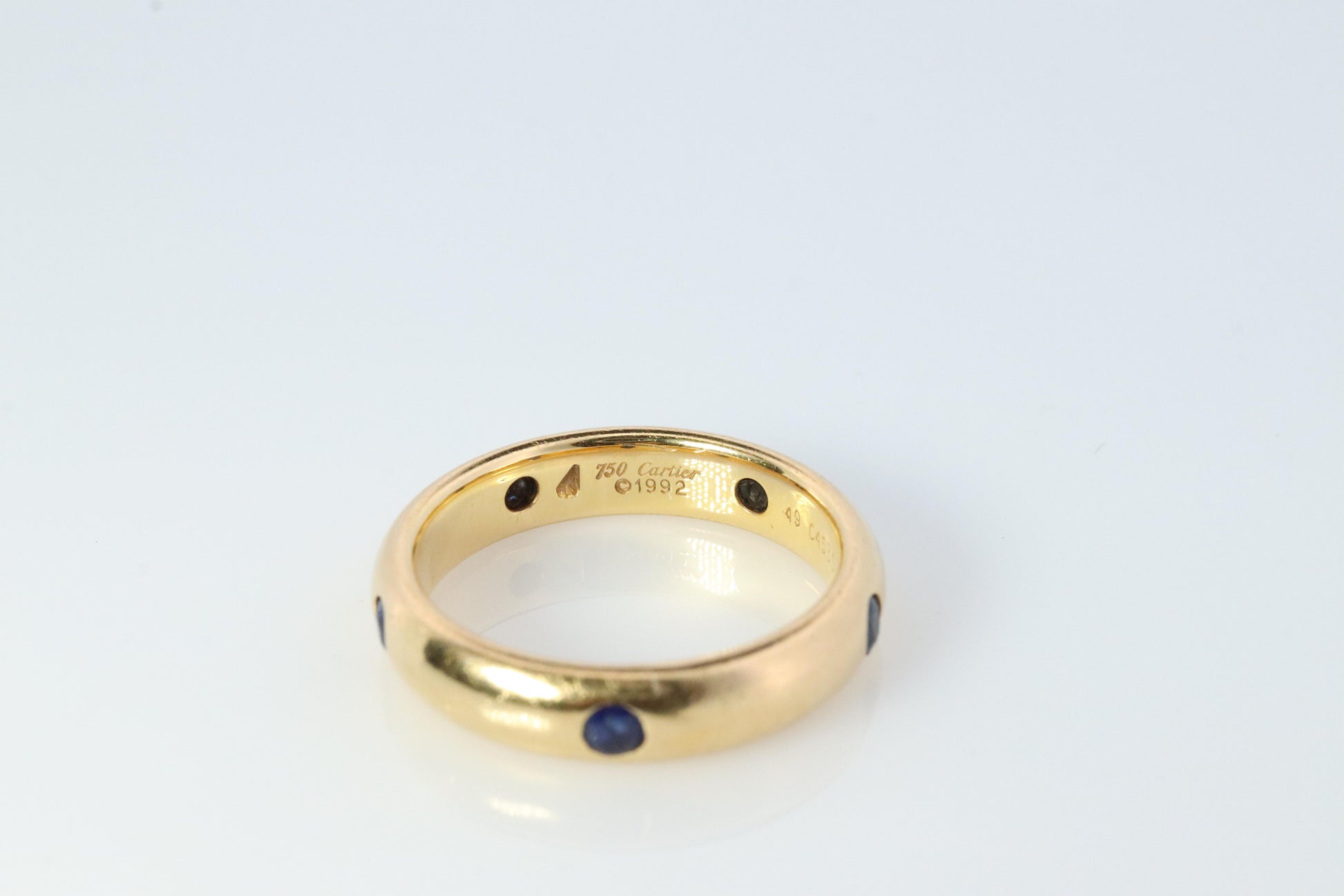 CARTIER 18k 750 Yellow Gold Ring. Cartier Sapphire Stella Bezel 4mm Band.