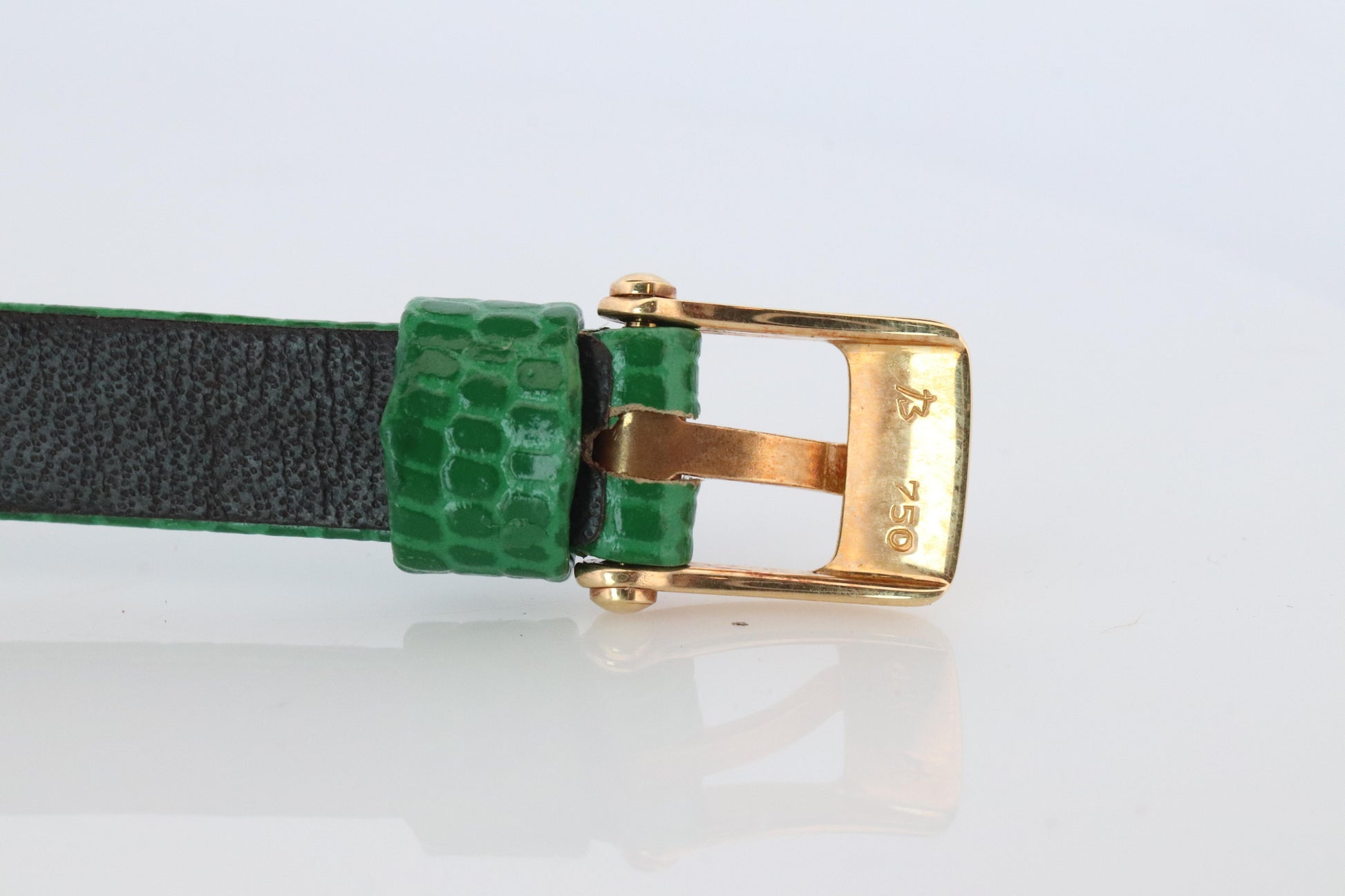 Van Cleef and Arpels 18901 B1 watch 18k Gold VCA Classique Emerald Diamond Bezel