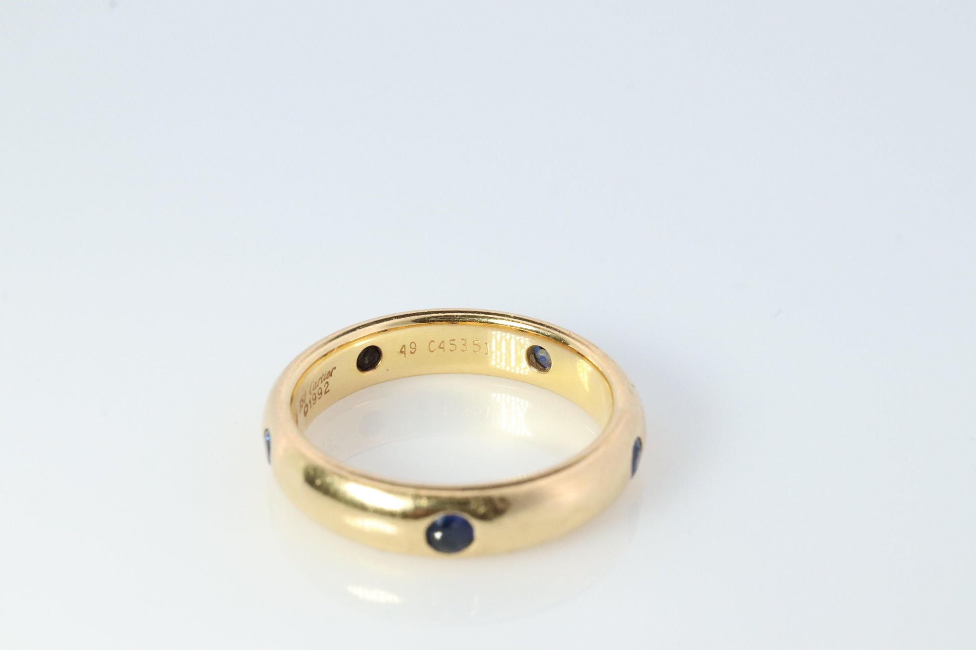 CARTIER 18k 750 Yellow Gold Ring. Cartier Sapphire Stella Bezel 4mm Band.