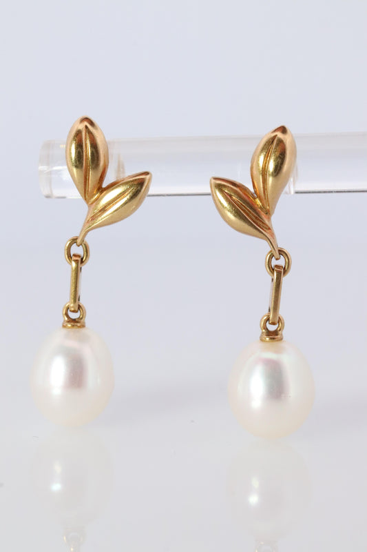 Mikimoto Earrings. Vintage 14k Gold Mikimoto Pearl Dangle Earrings.