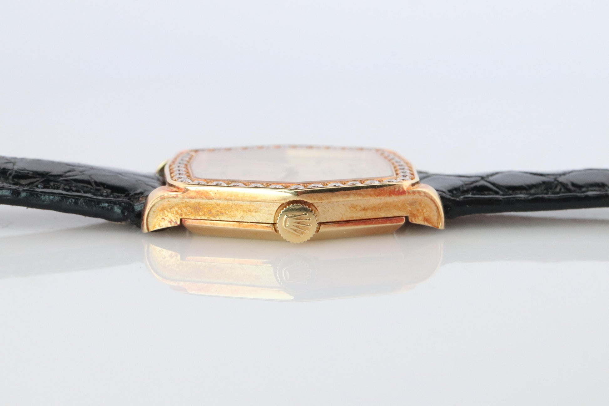 Genuine 18k Rolex Cellini 4160 Watch. 18k YG Ladies Rolex CELLINI Diamond Barrel
