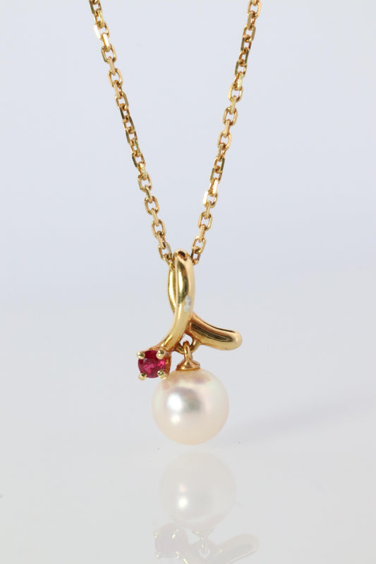 Mikimoto Pendant. 18k Yellow Gold Mikimoto Pearl Ruby Necklace.