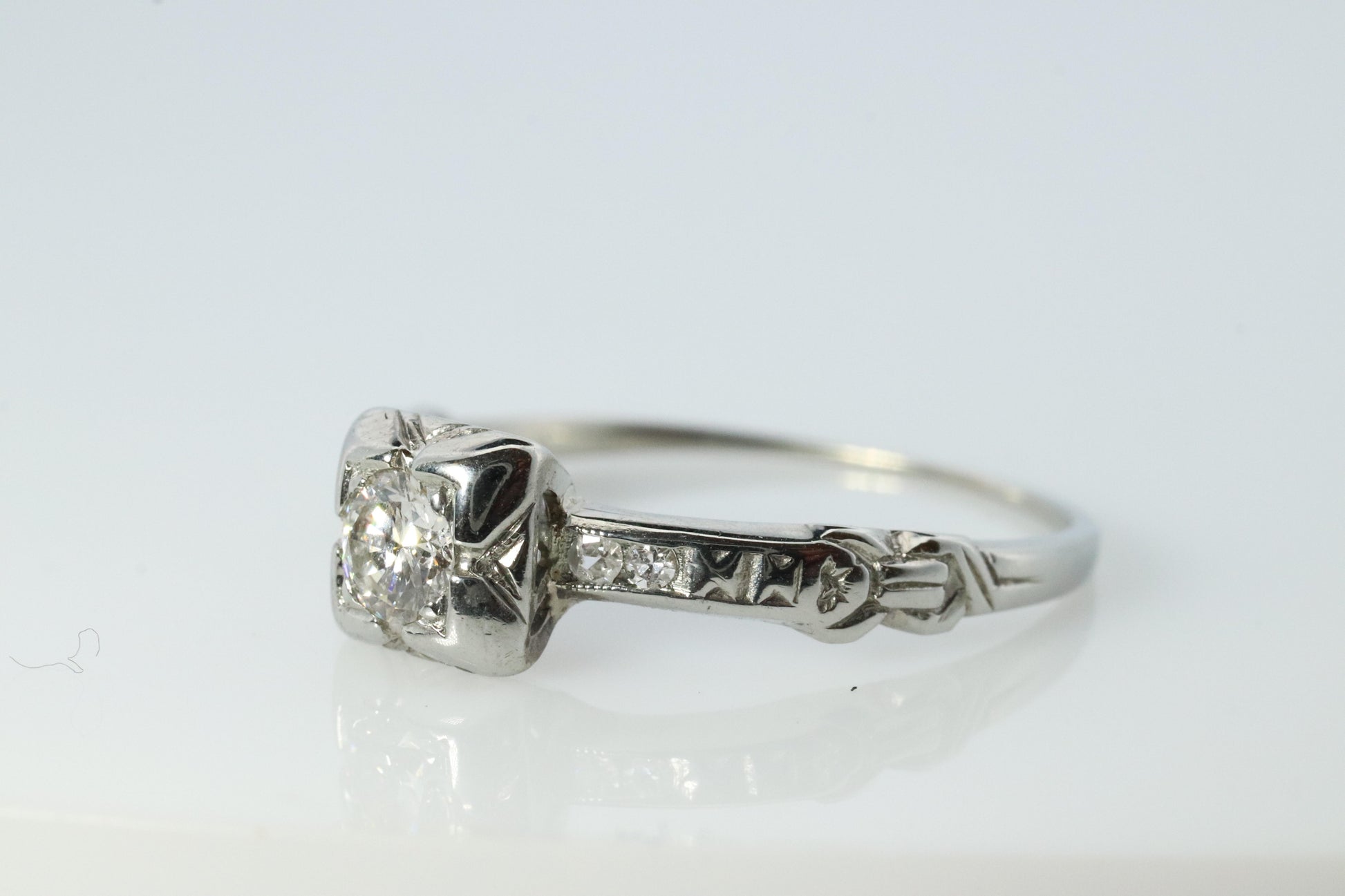 18k ART DECO Diamond solitaire ring. 18k Large diamond engagement ring. 1920s