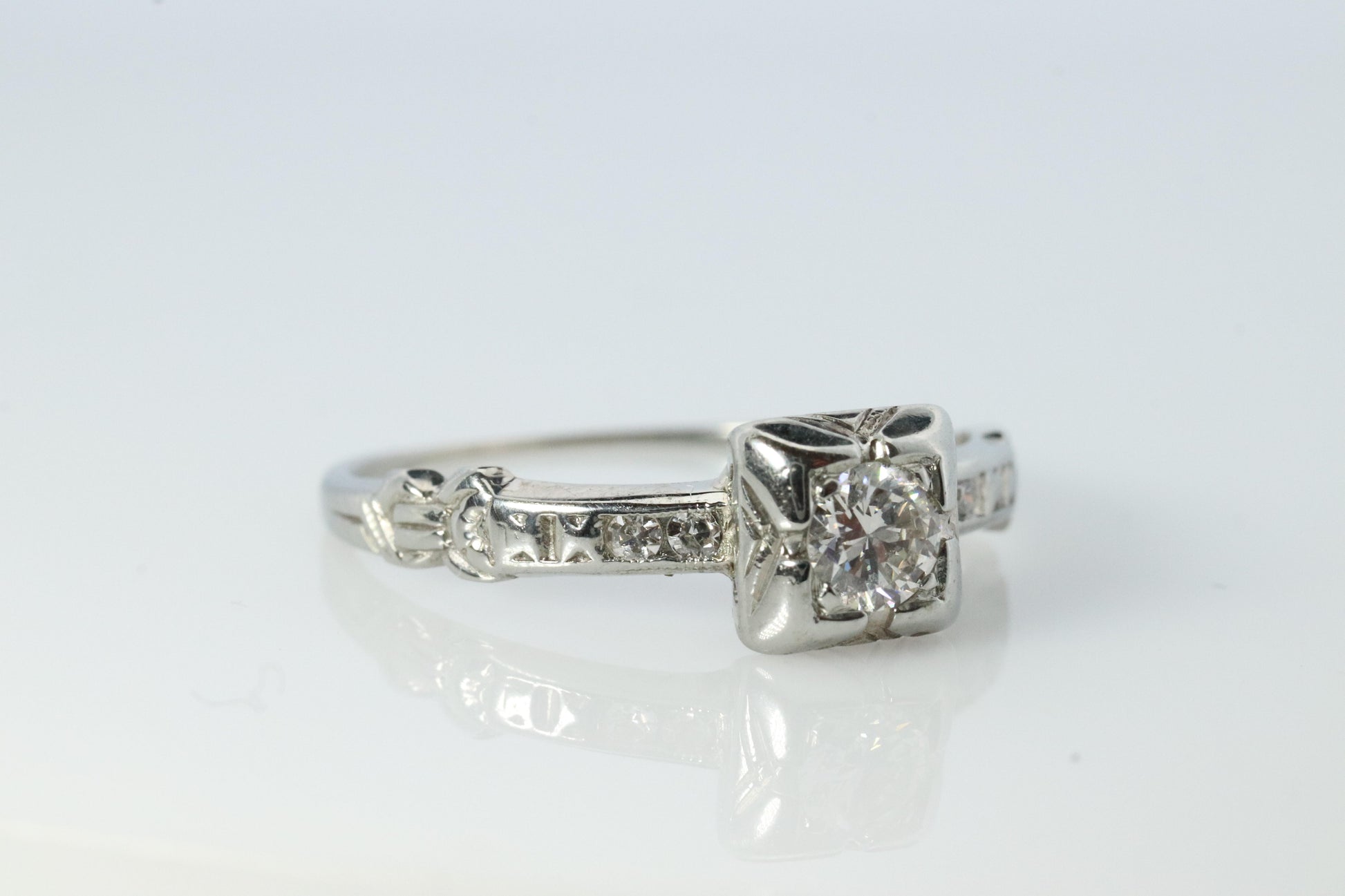 18k ART DECO Diamond solitaire ring. 18k Large diamond engagement ring. 1920s