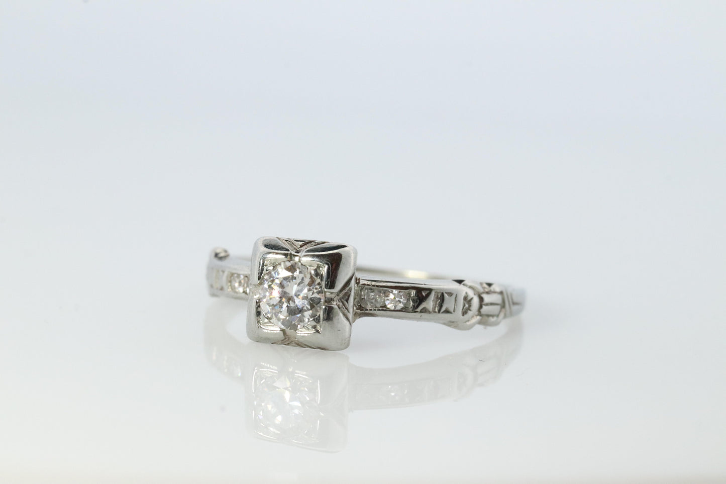 18k ART DECO Diamond solitaire ring. 18k Large diamond engagement ring. 1920s