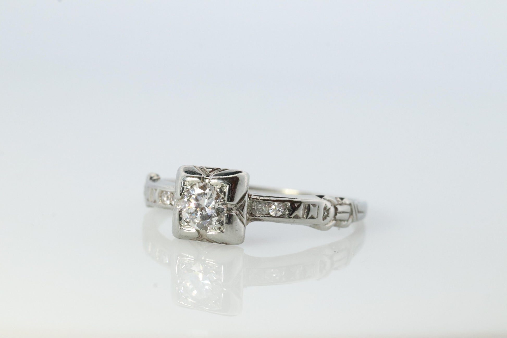 18k ART DECO Diamond solitaire ring. 18k Large diamond engagement ring. 1920s