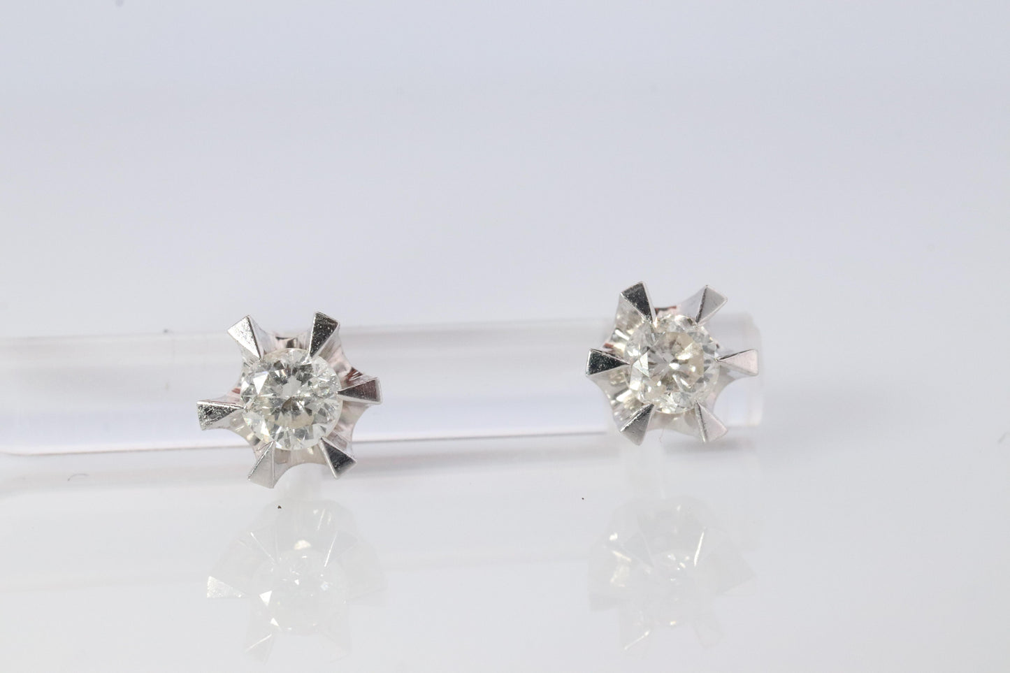 Diamond Stud Earrings. Platinum PT900 1/2ct Diamond Belcher Claw Studs Earrings.