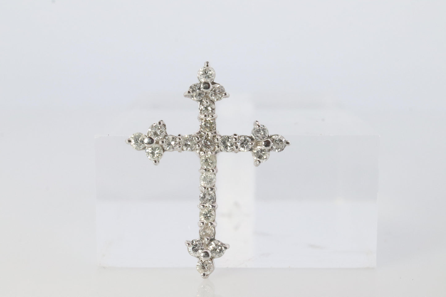 Platinum Diamond Cross Pendant. PT900 0.5ct Diamond Crucifix Pendant.