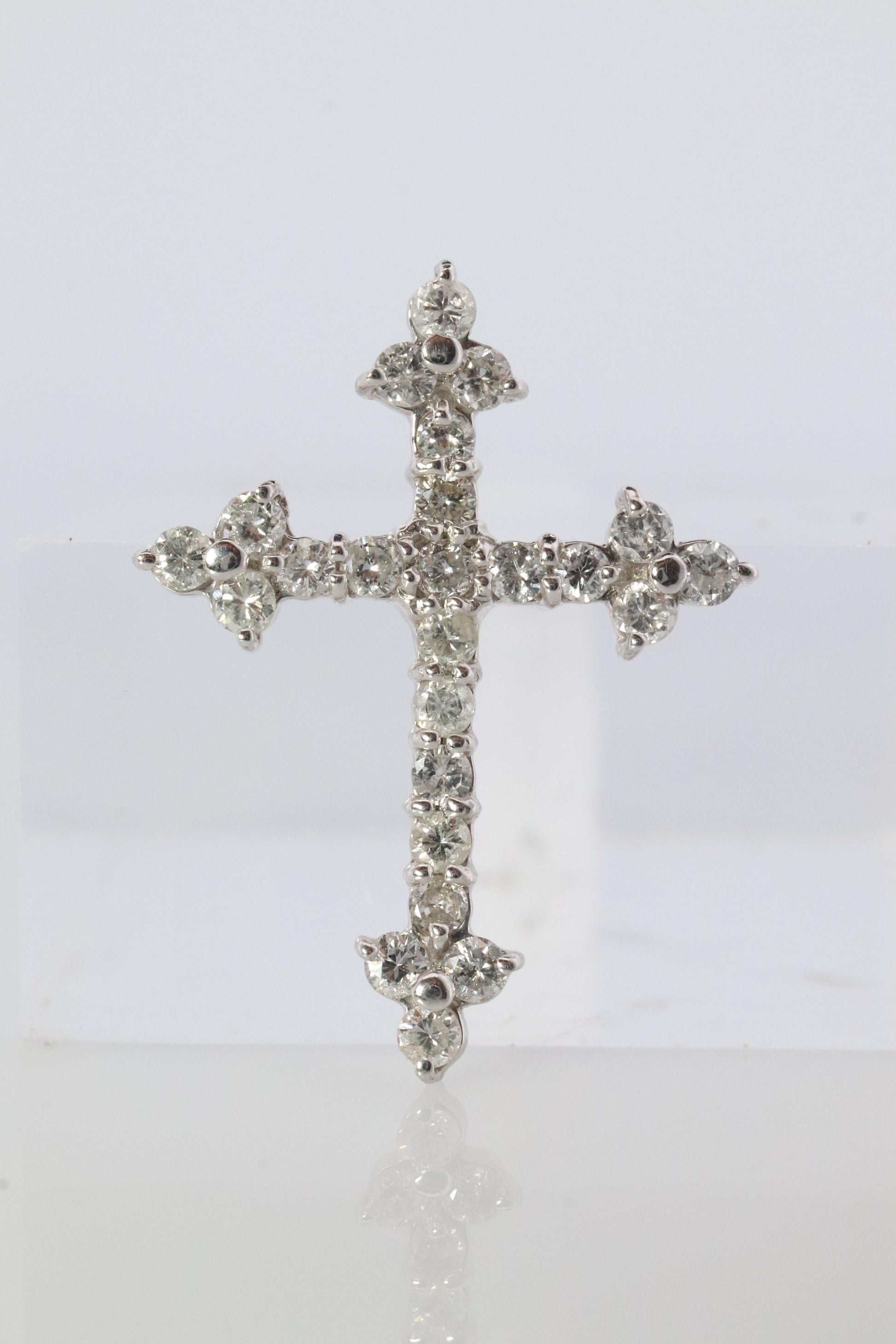 Platinum Diamond Cross Pendant. PT900 0.5ct Diamond Crucifix Pendant.