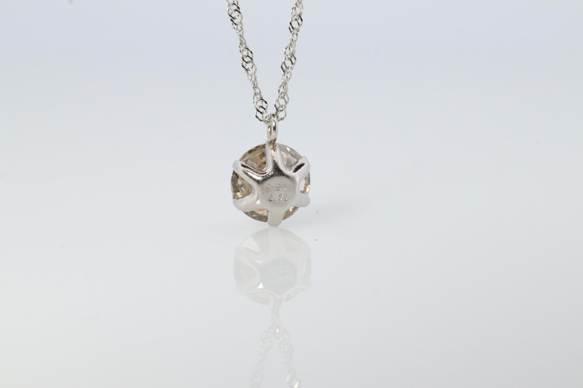 Large Diamond solitaire pendant. Platinum Pt900 Round diamond 0.5CT Necklace