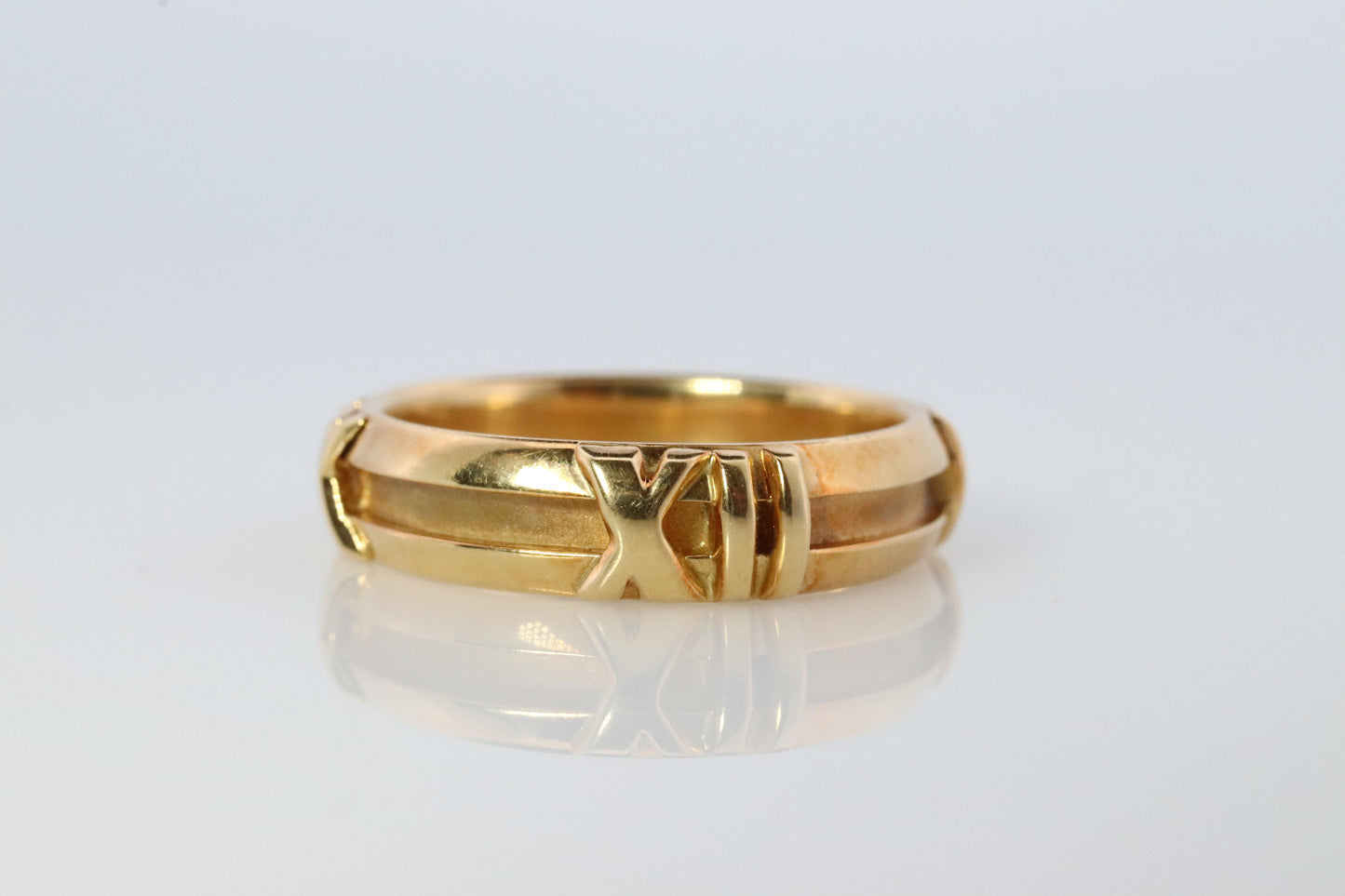 Tiffany and Co. Atlas Ring. Authentic 18k Yellow Gold Tiffany Roman Number Band.