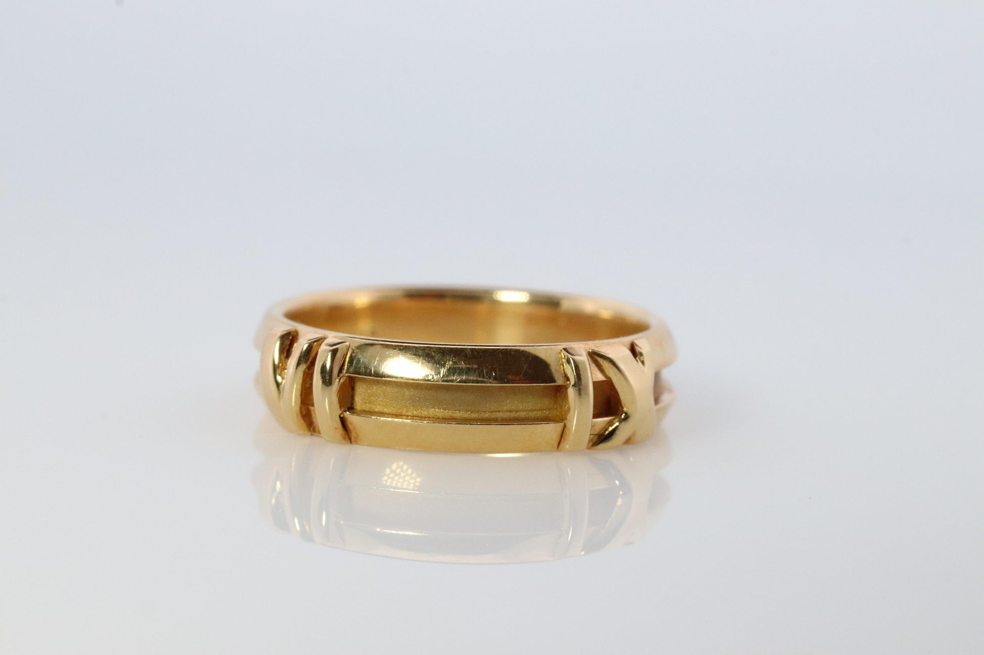 Tiffany and Co. Atlas Ring. Authentic 18k Yellow Gold Tiffany Roman Number Band.