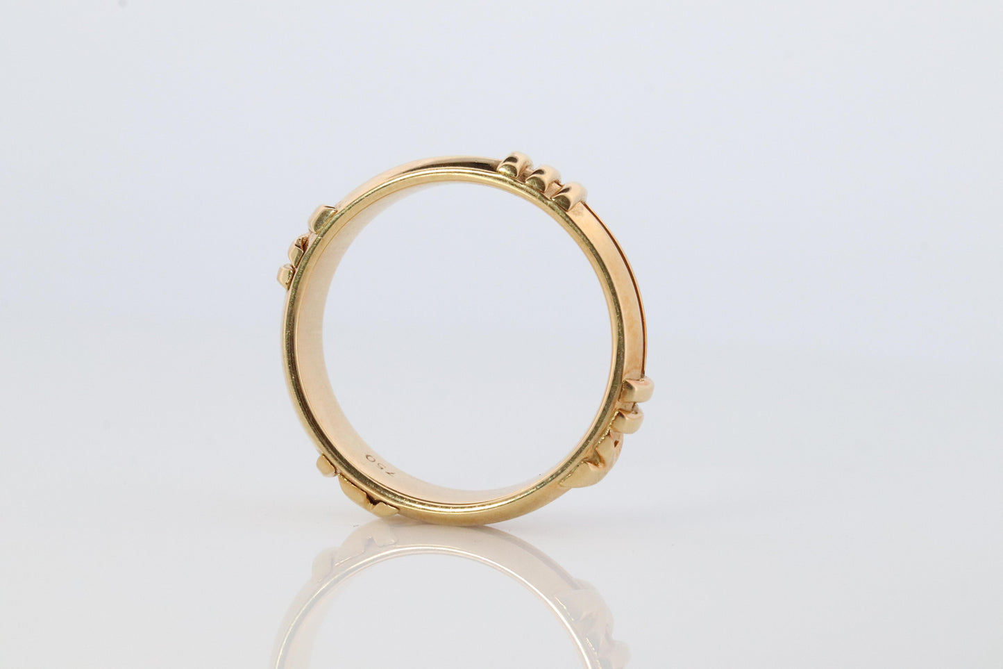 Tiffany and Co. Atlas Ring. Authentic 18k Yellow Gold Tiffany Roman Number Band.