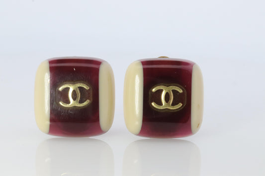 Chanel Earrings. Genuine CC CHANEL Round LOGO Clip on earrings Plastic Square