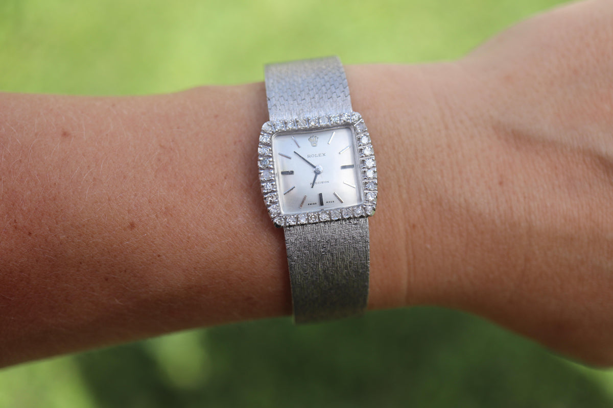 Genuine Rolex Watch. Diamond Bezel 1972 Ladies Manual ROLEX 2611 Precision