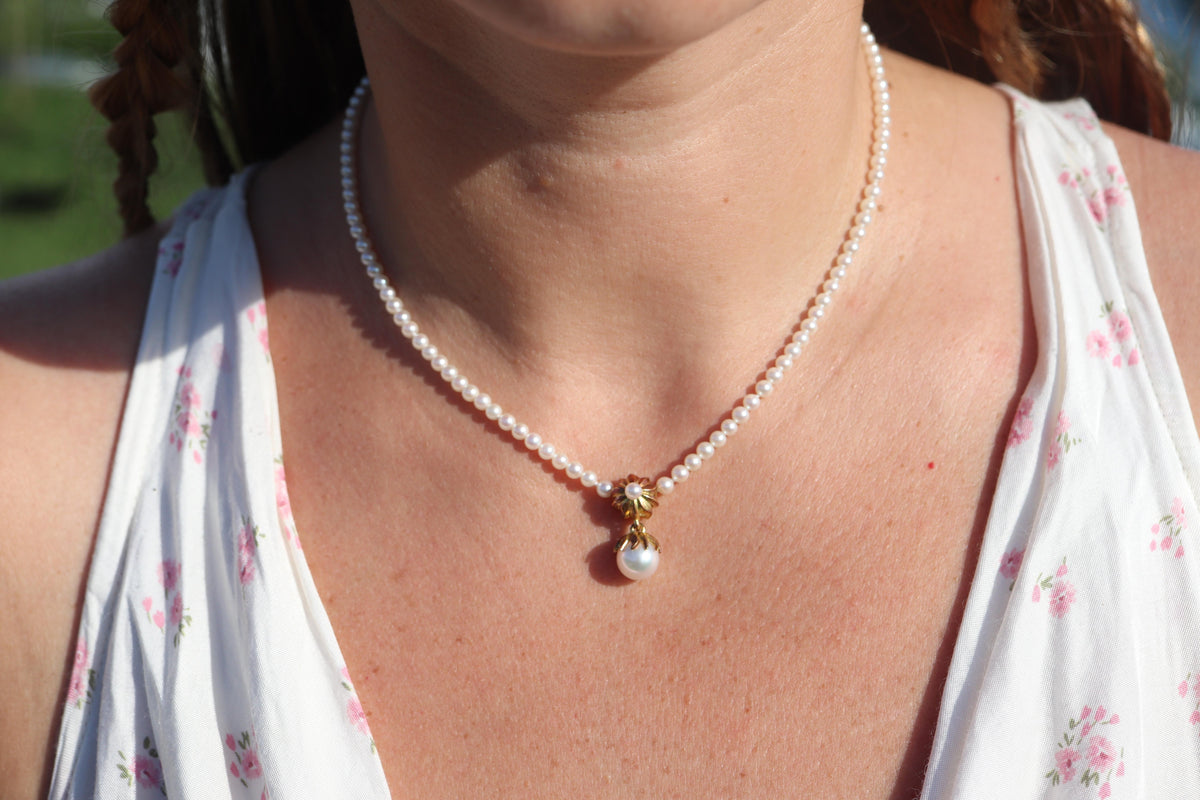 Vintage Tiffany Co Pearl Necklace. 18k YG Tiffany Pearl Pendant Strand.