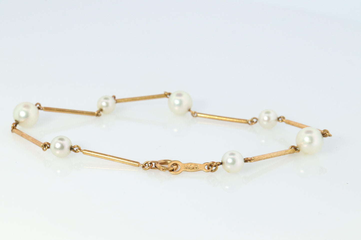 Mikimoto Bracelet. Vintage 18k Gold Mikimoto Pearl Station Bracelet 750 Dainty.