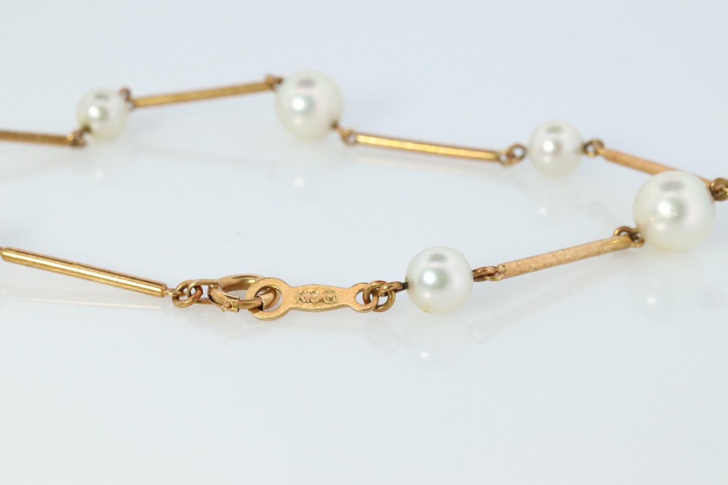 Mikimoto Bracelet. Vintage 18k Gold Mikimoto Pearl Station Bracelet 750 Dainty.