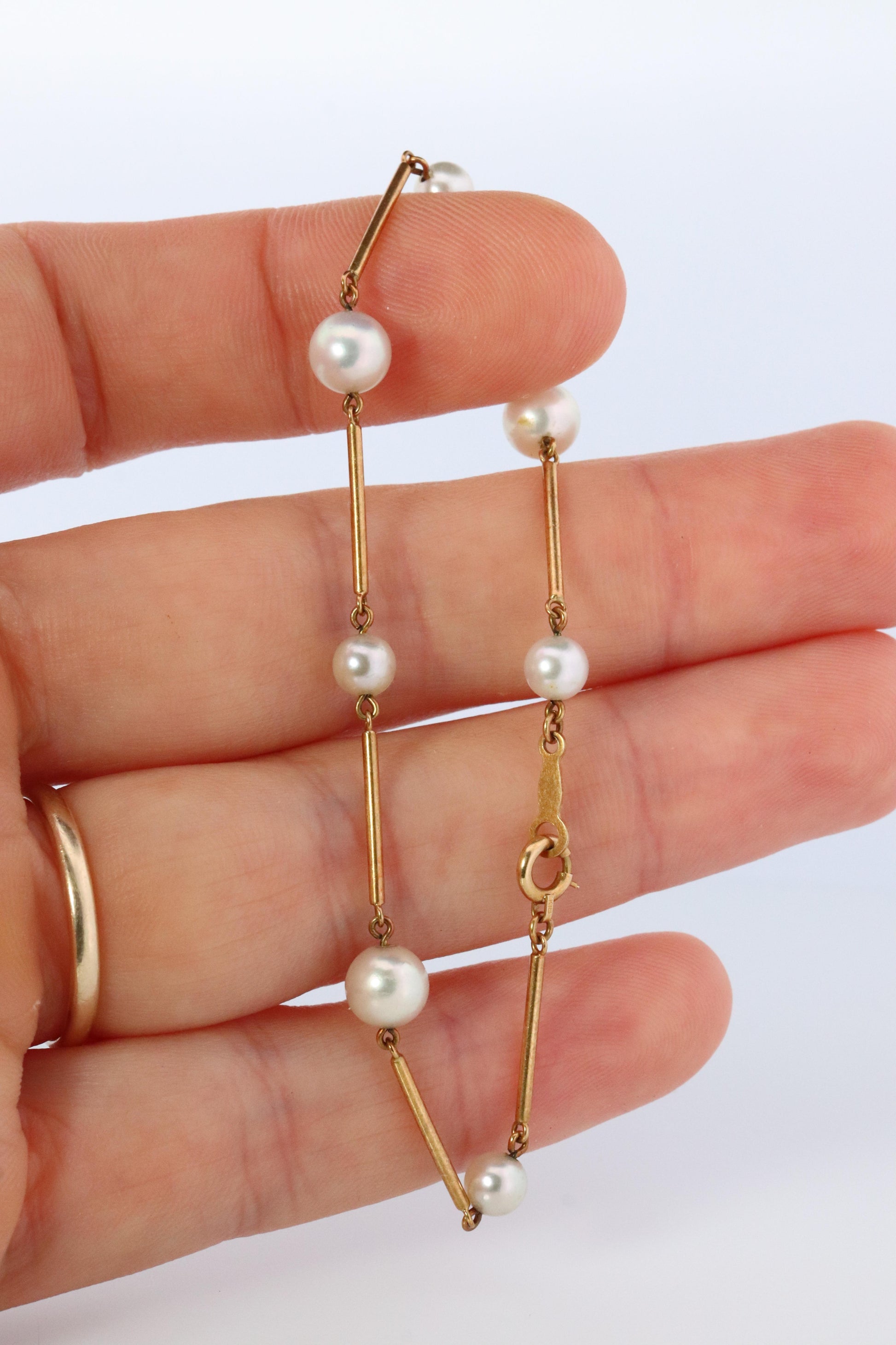 Mikimoto Bracelet. Vintage 18k Gold Mikimoto Pearl Station Bracelet 750 Dainty.