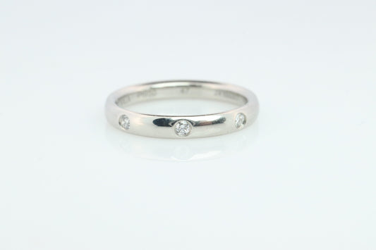 Preowned Van Cleef Arpels Tendrement band. VCA PT950 Platinum Diamond ring