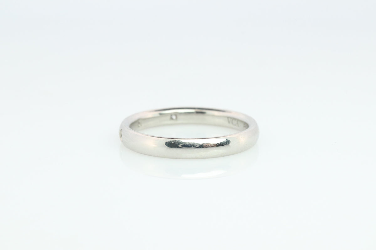 Preowned Van Cleef Arpels Tendrement band. VCA PT950 Platinum Diamond ring