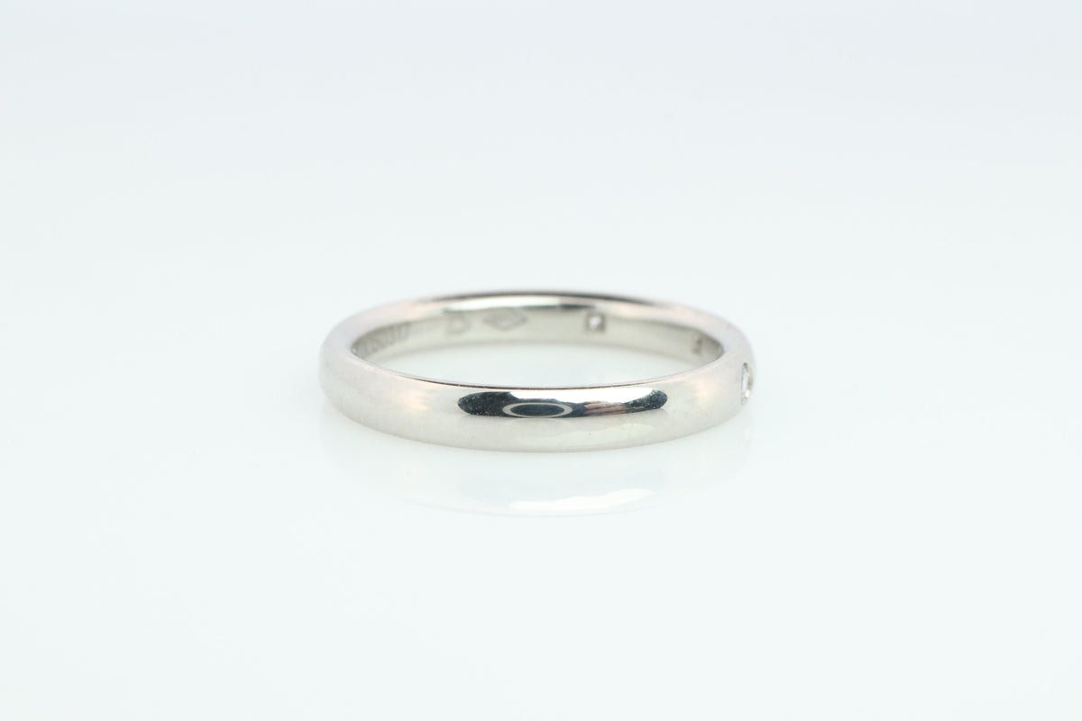 Preowned Van Cleef Arpels Tendrement band. VCA PT950 Platinum Diamond ring