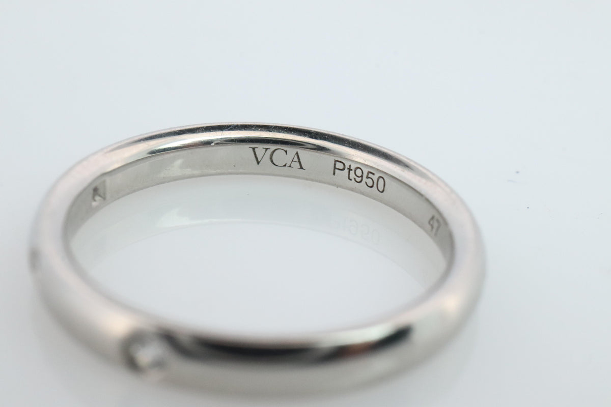 Preowned Van Cleef Arpels Tendrement band. VCA PT950 Platinum Diamond ring