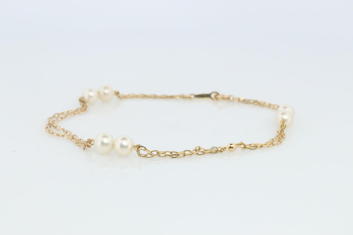 Mikimoto Bracelet. Vintage 18k Gold Mikimoto Pearl Station Bracelet Dainty.
