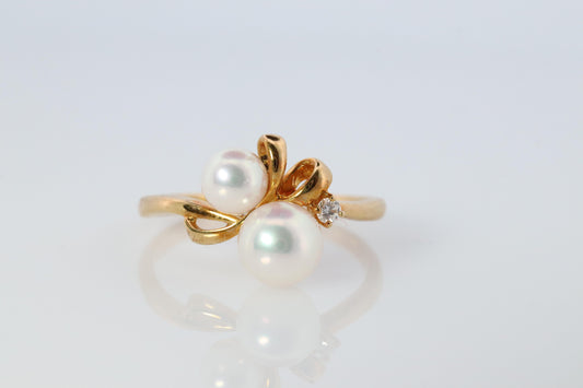 Mikimoto Ring. Vintage 18k Gold Mikimoto Pearl and Diamond Cluster. Vines Grapes