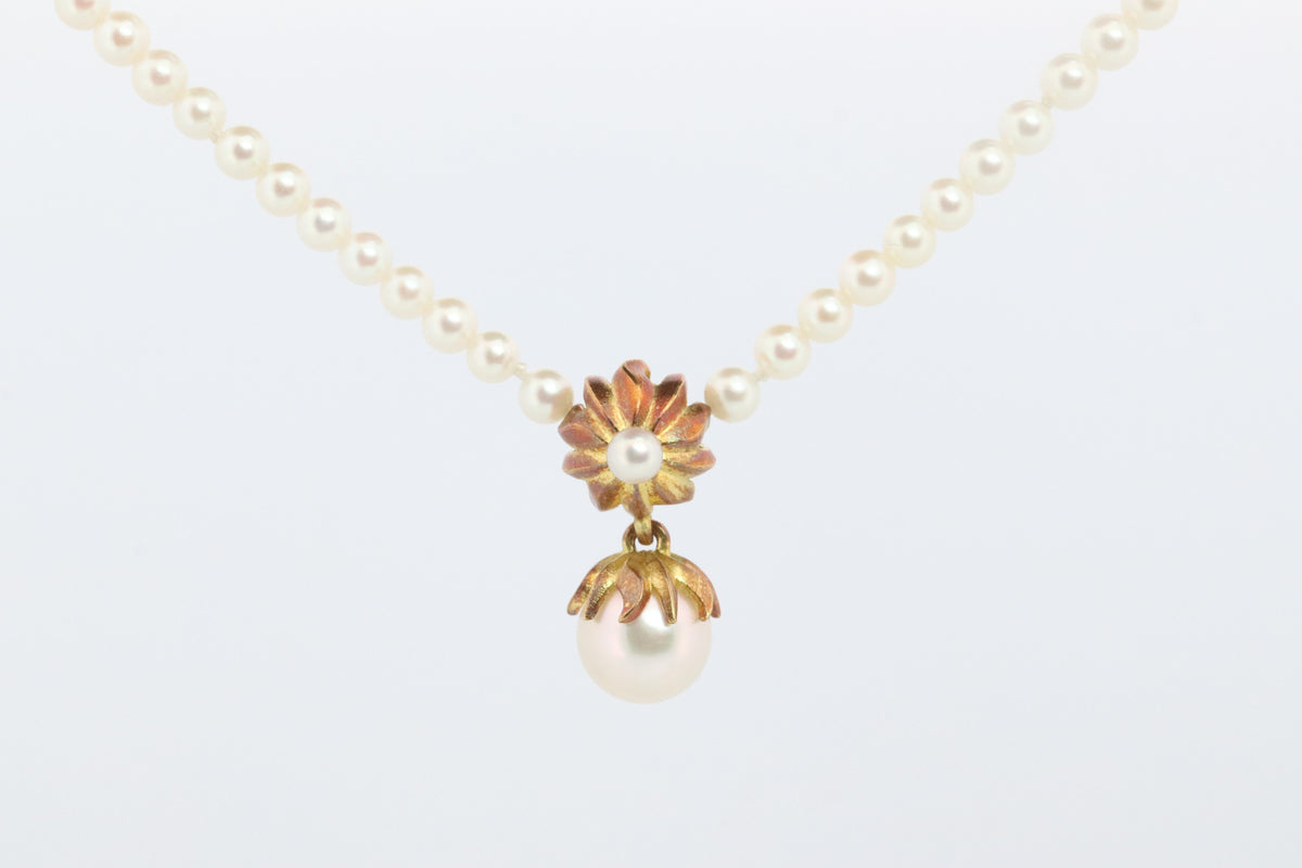 Vintage Tiffany Co Pearl Necklace. 18k YG Tiffany Pearl Pendant Strand.