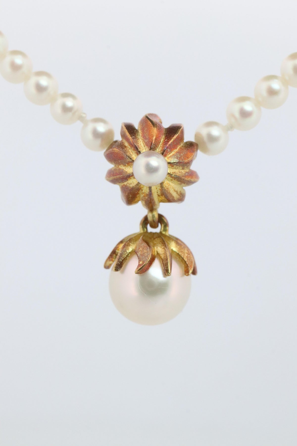 Vintage Tiffany Co Pearl Necklace. 18k YG Tiffany Pearl Pendant Strand.