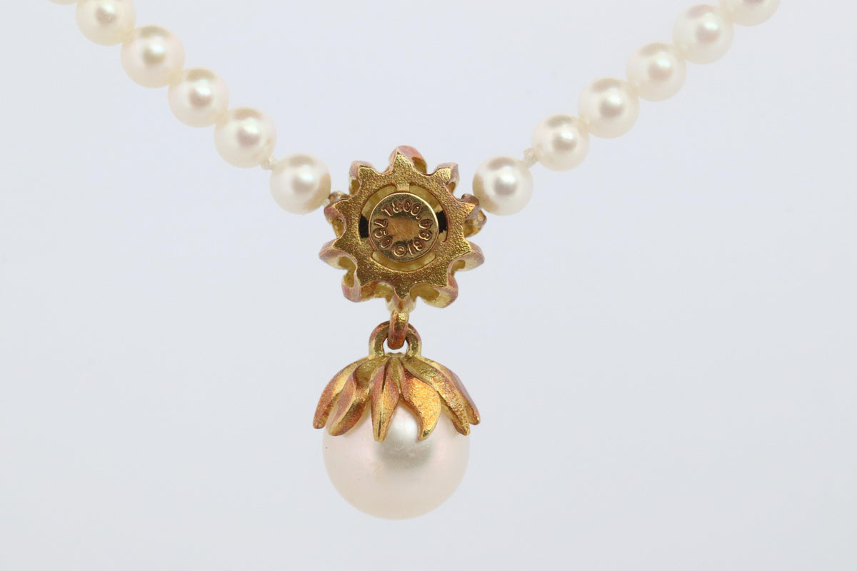 Vintage Tiffany Co Pearl Necklace. 18k YG Tiffany Pearl Pendant Strand.