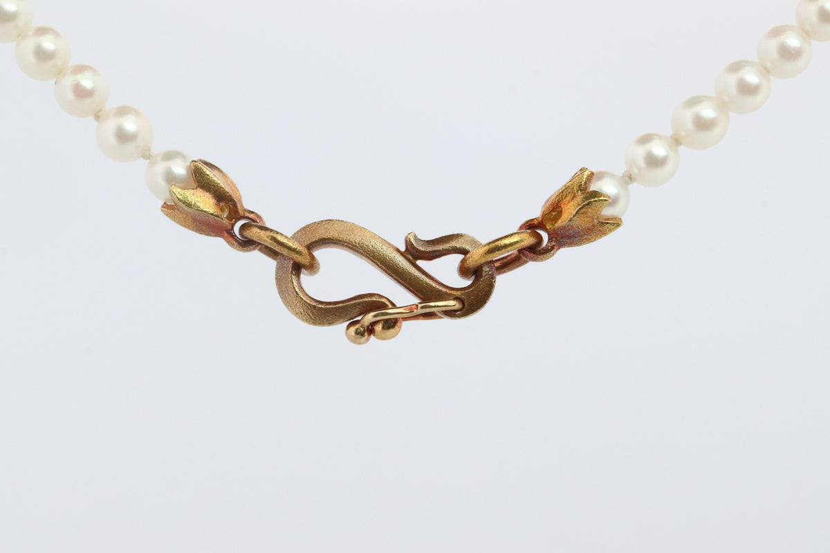Vintage Tiffany Co Pearl Necklace. 18k YG Tiffany Pearl Pendant Strand.